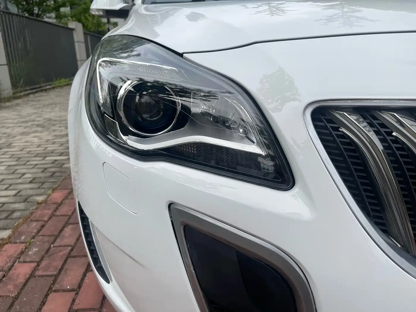 Photo 16 - Buick Regal