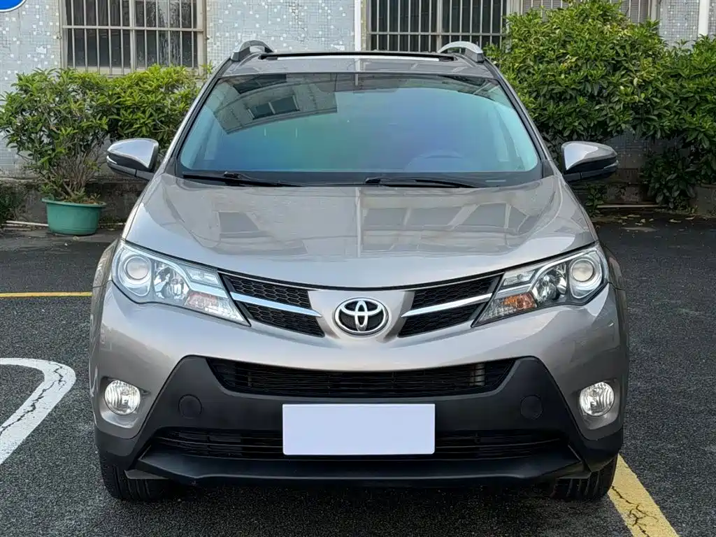 Toyota RAV4 Rongfang 2015 2.0L CVT 2WD Trend Edition фото 2