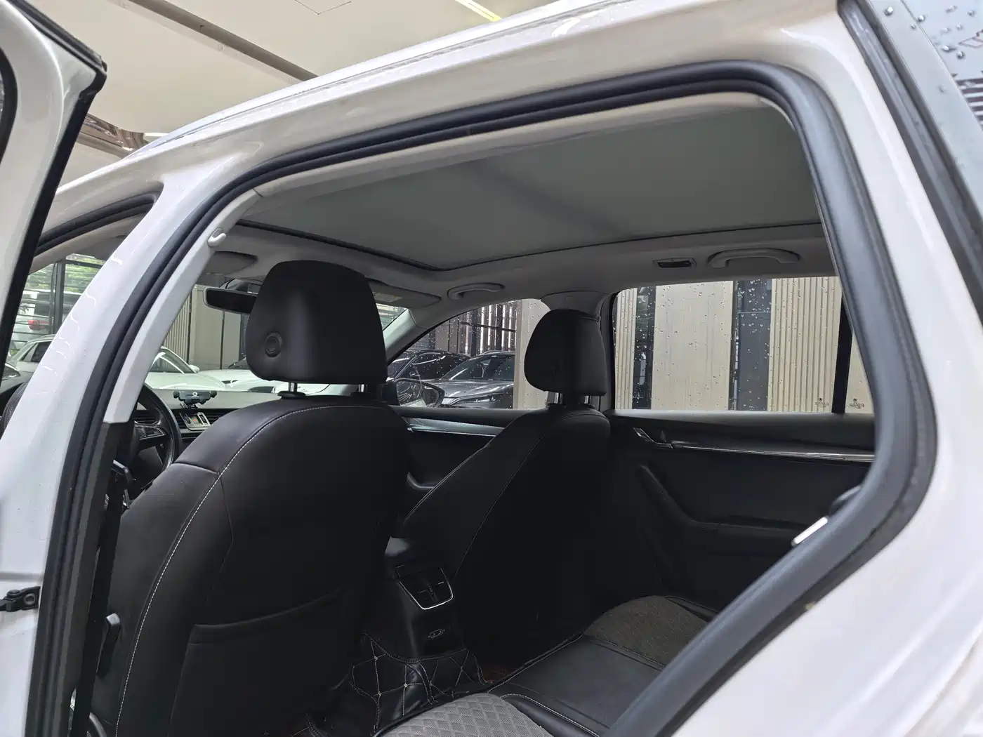 Škoda Octavia 2018 Model Wagon TSI280 DSG Luxury Edition фото 13