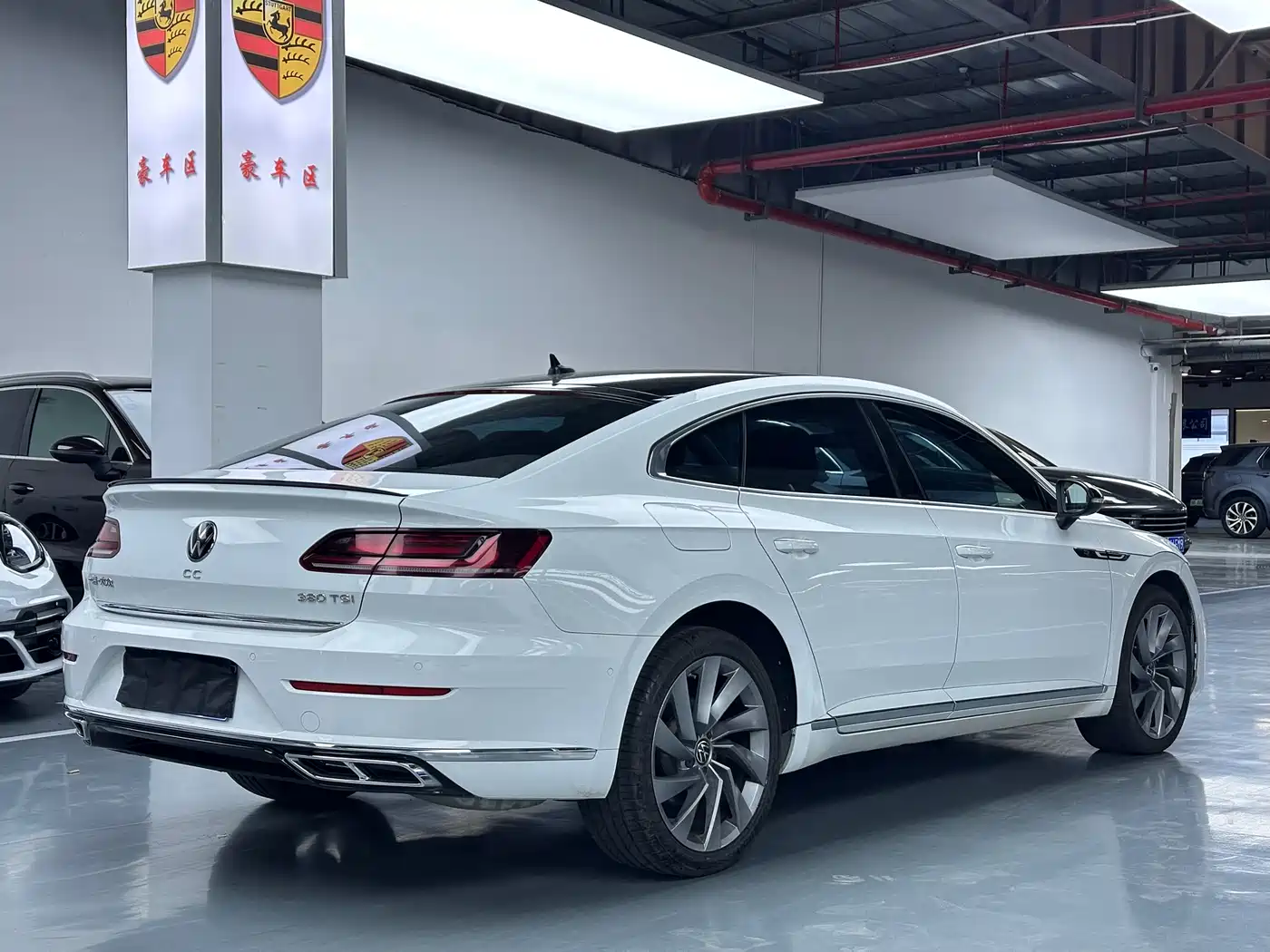 Volkswagen FAW-Volkswagen CC 2023 380TSI Eye-catching Edition фото 18