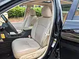 Photo 31 - Lexus ES