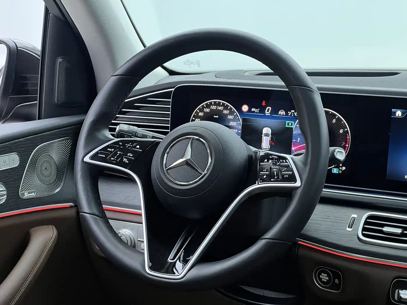 Mercedes-Benz GLE 2025 GLE 450 4MATIC Luxury фото 24