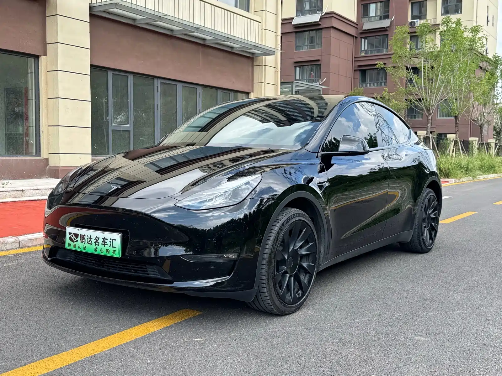 Фото 1 - Tesla Model Y