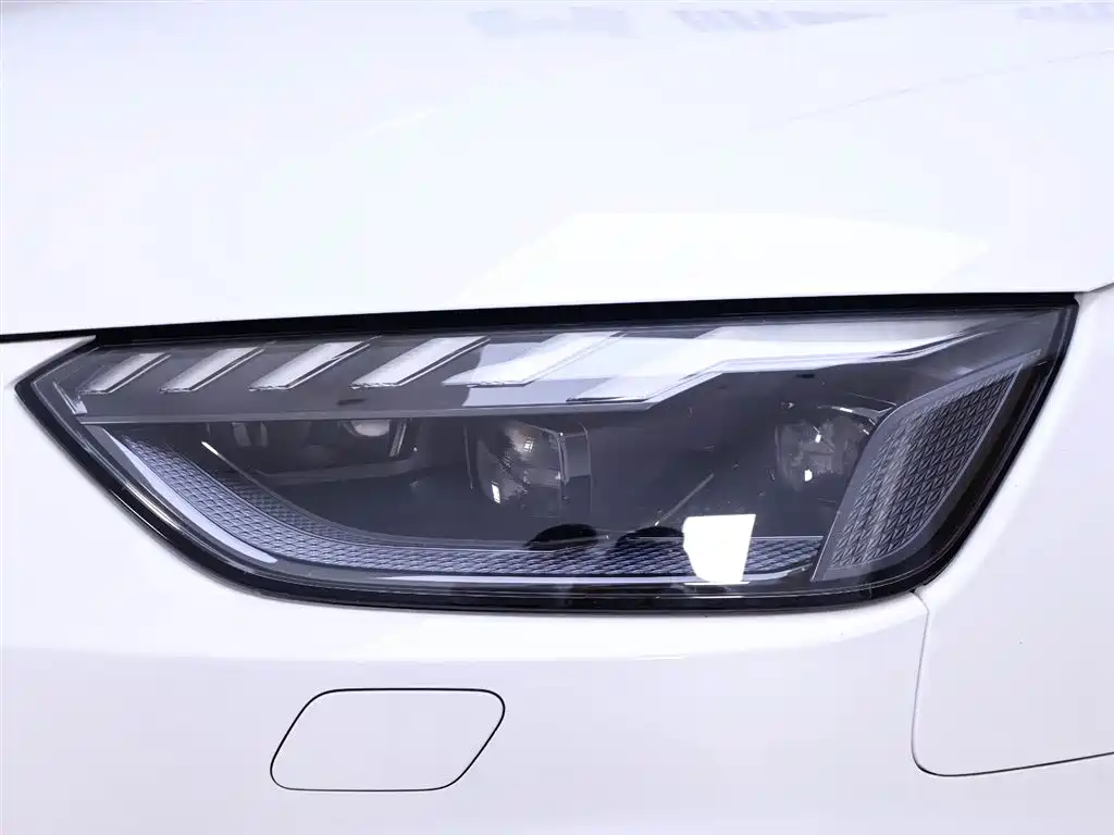 Audi A4L 2024 40 TFSI Luxury Dynamic (Starry Night Edition) фото 4