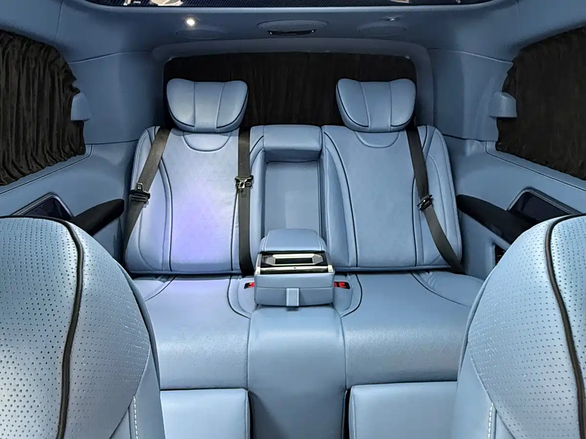 Mercedes-Benz Vito 2023 2.0T Business 7-Seater фото 6