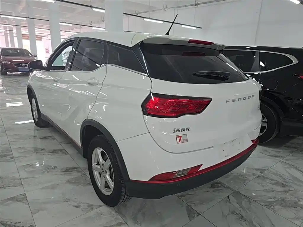 Dongfeng Fengguang Fengon 500 2022 2022 1.5L CVT Enjoyment Edition