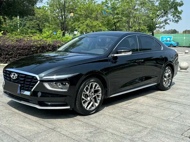  Hyundai Mistra 2021 1.8L CVT GLX Elite