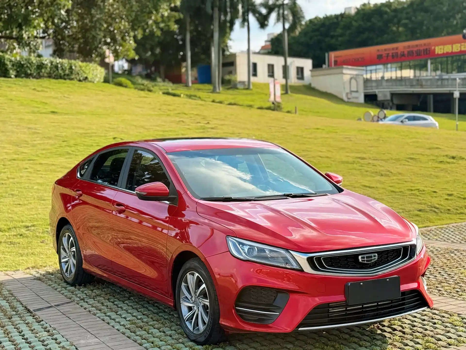 Фото 3 - Geely Binrui