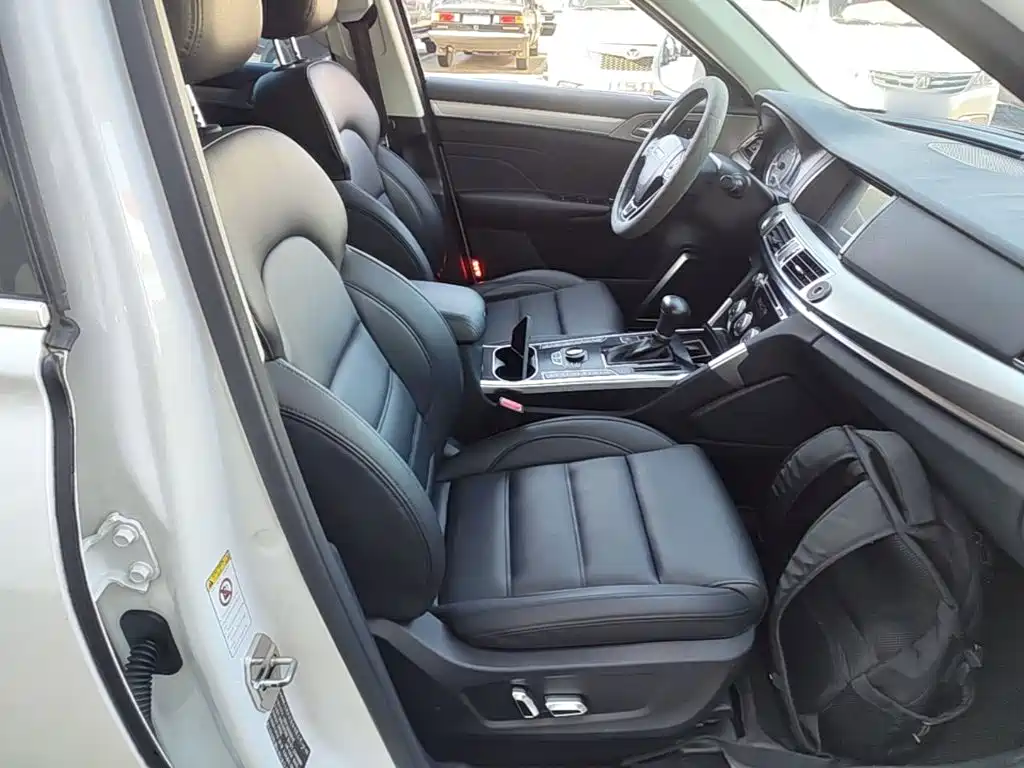 Фото 25 - Haval H7
