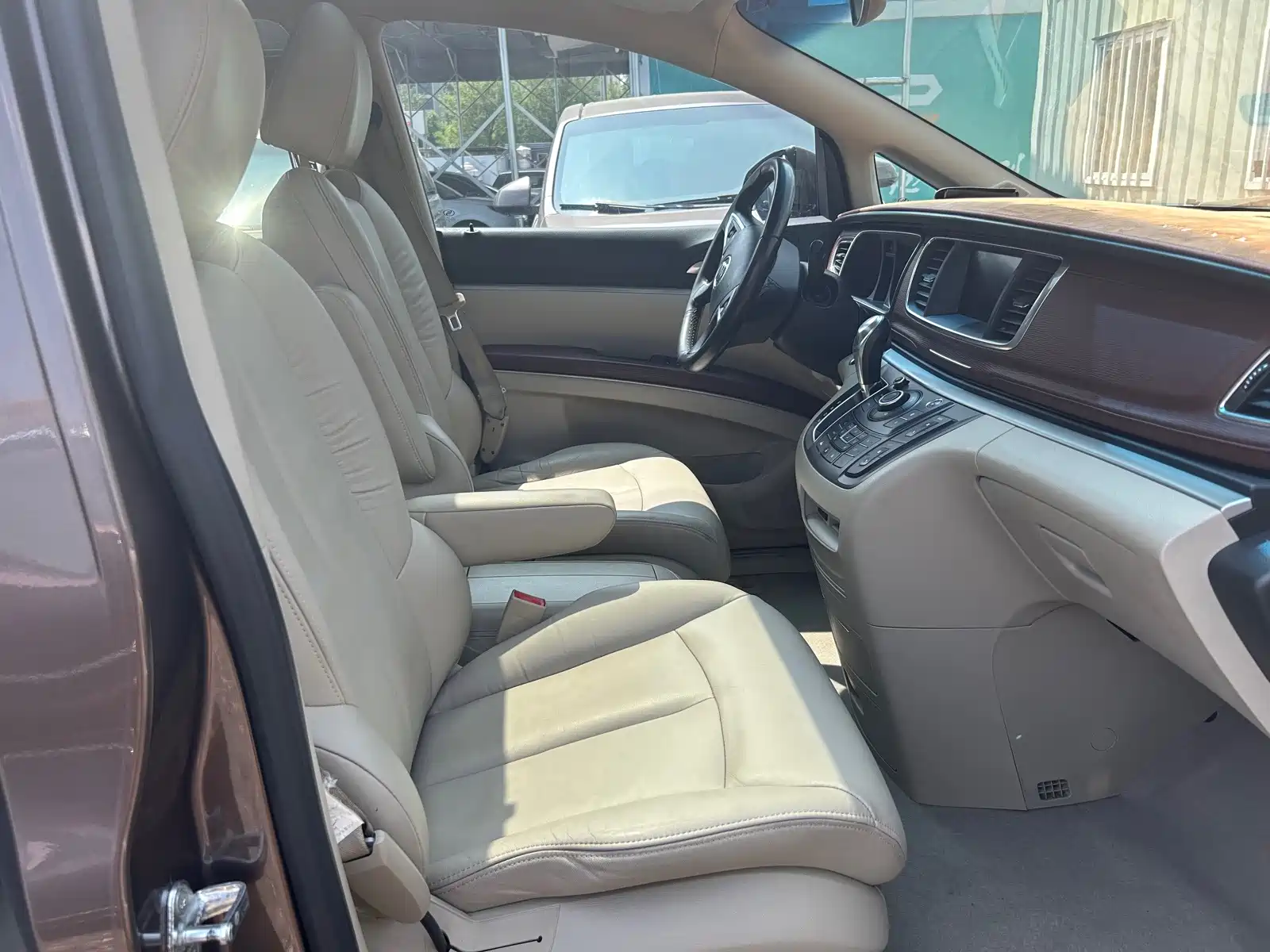 Фото 4 - Buick GL8