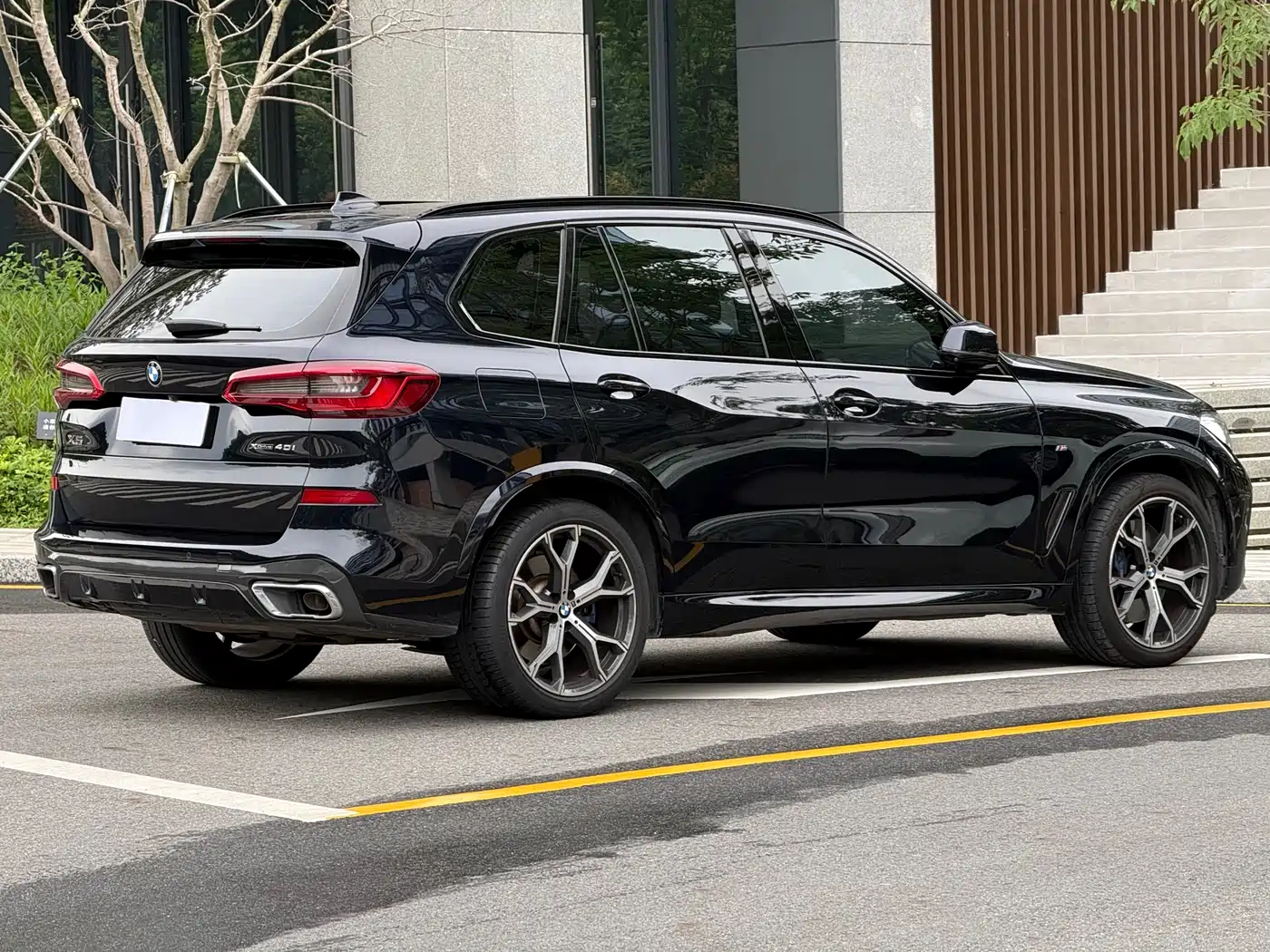 BMW X5 (Import) 2019 xDrive40i Exclusive M Sport Package фото 4