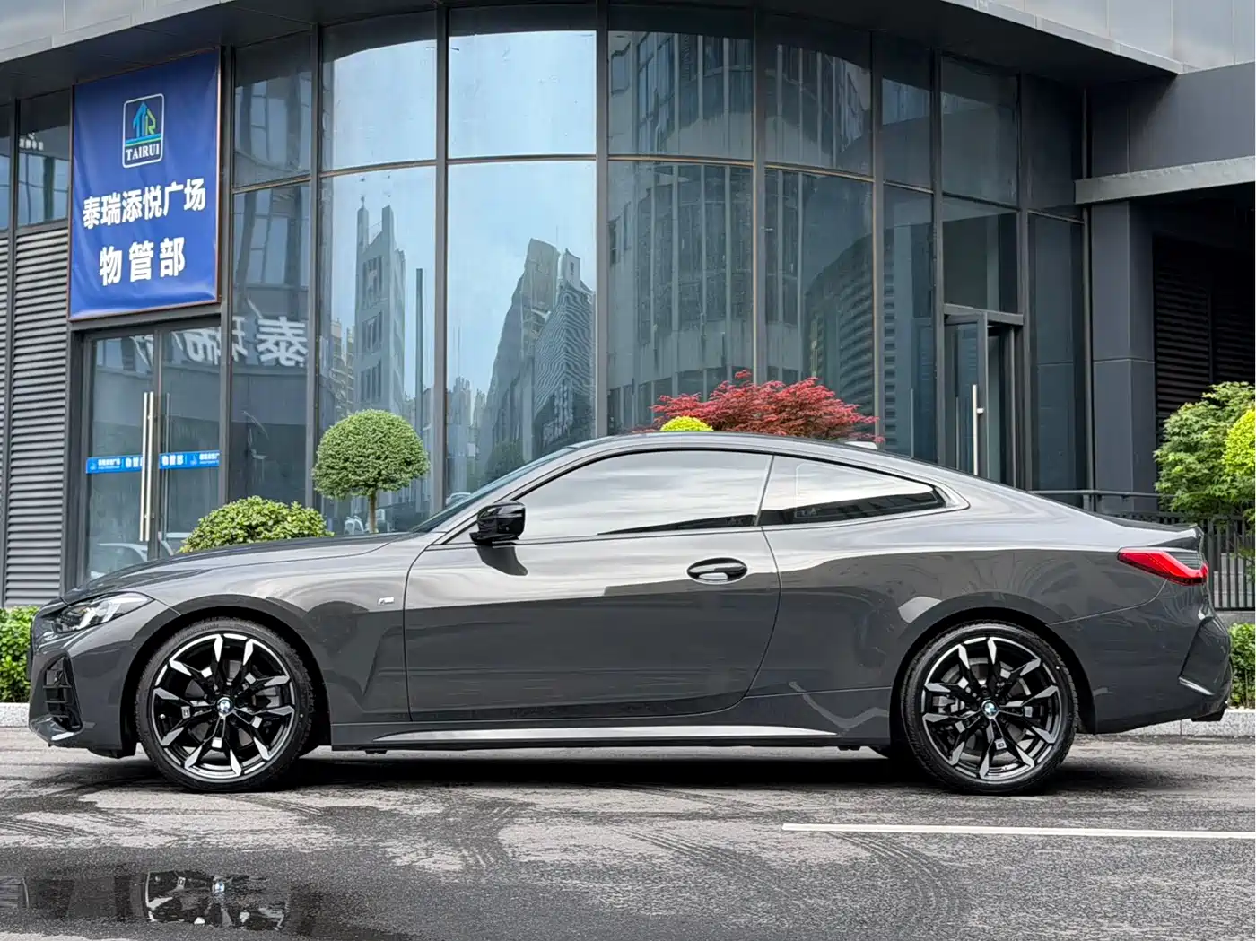 BMW 4 Series 2024 430i M Sport Shadow Edition фото 5