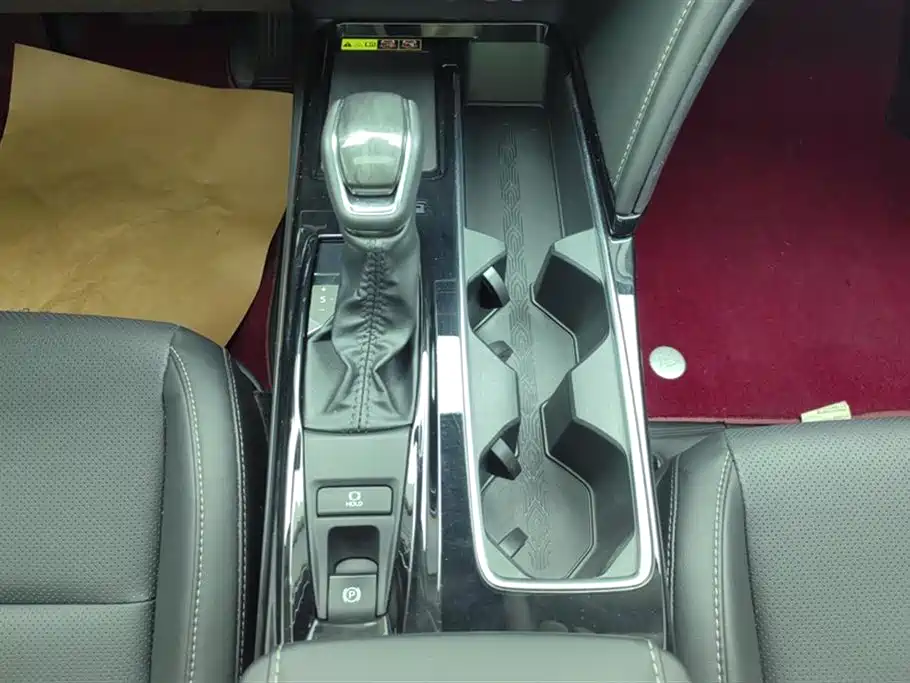 Toyota Camry 2024 Hybrid 2.0HGVP Luxury Edition фото 16