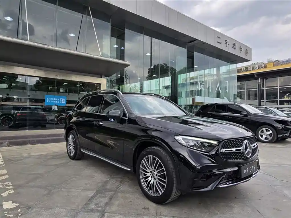 MERCEDES-BENZ GLC