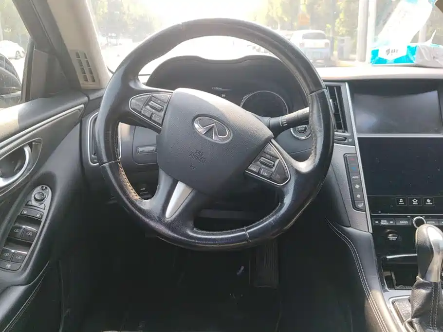 Фото 15 - Infiniti Q50L
