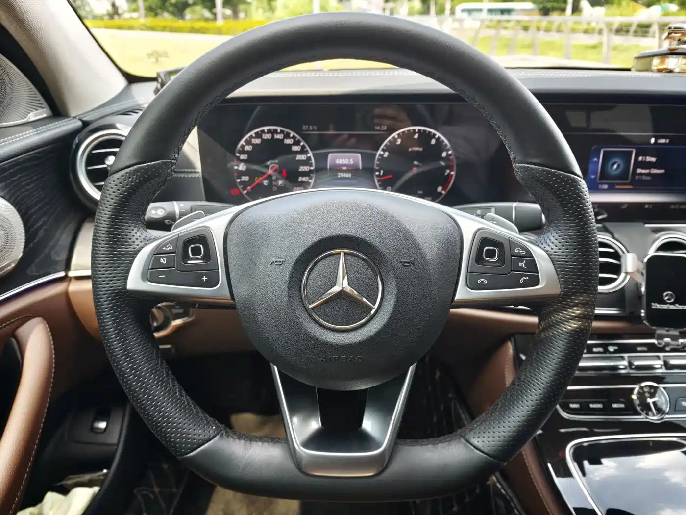 Mercedes-Benz E-Class 2017 E 300 L Sport Fashion фото 11