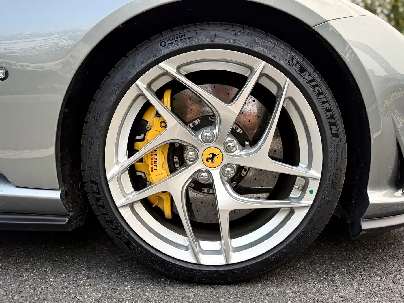 Ferrari 812 2019 2017 6.5L Superfast