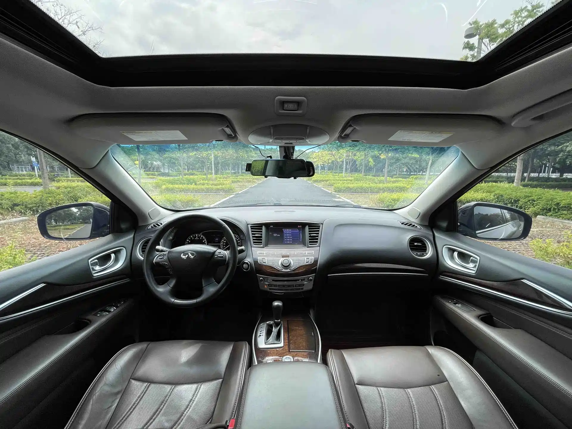 Photo 8 - Infiniti QX60 (Import)
