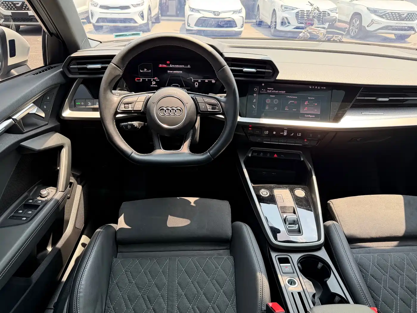 Audi A3 2023 Sportback 35 TFSI Luxury Sport фото 17