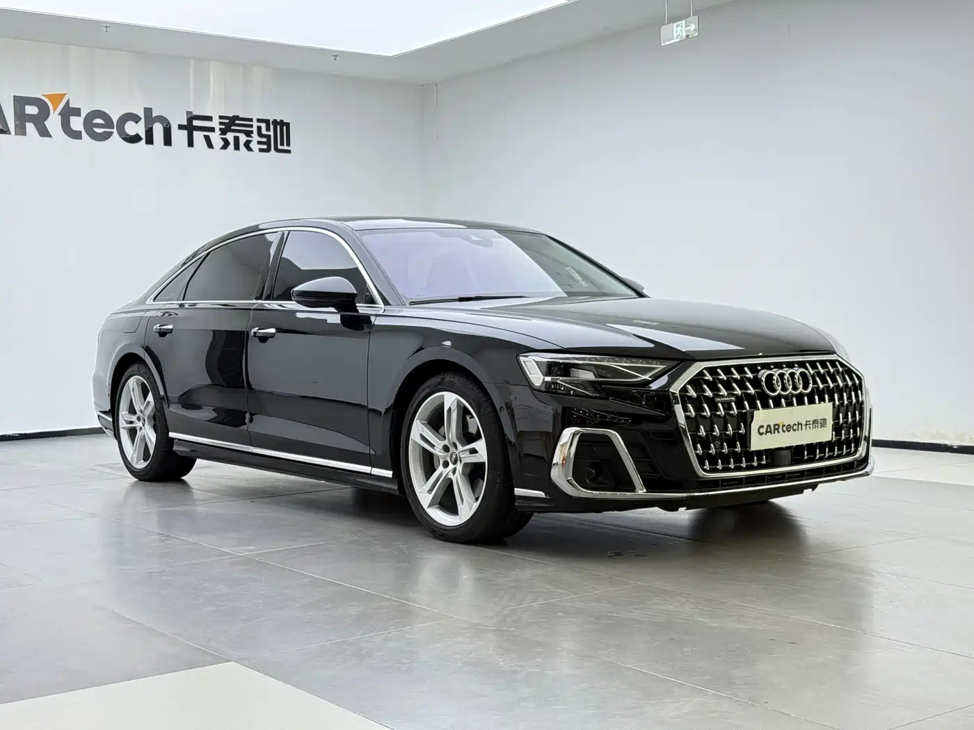 Audi A8 2023 A8L 50 TFSI quattro Exclusive фото 8
