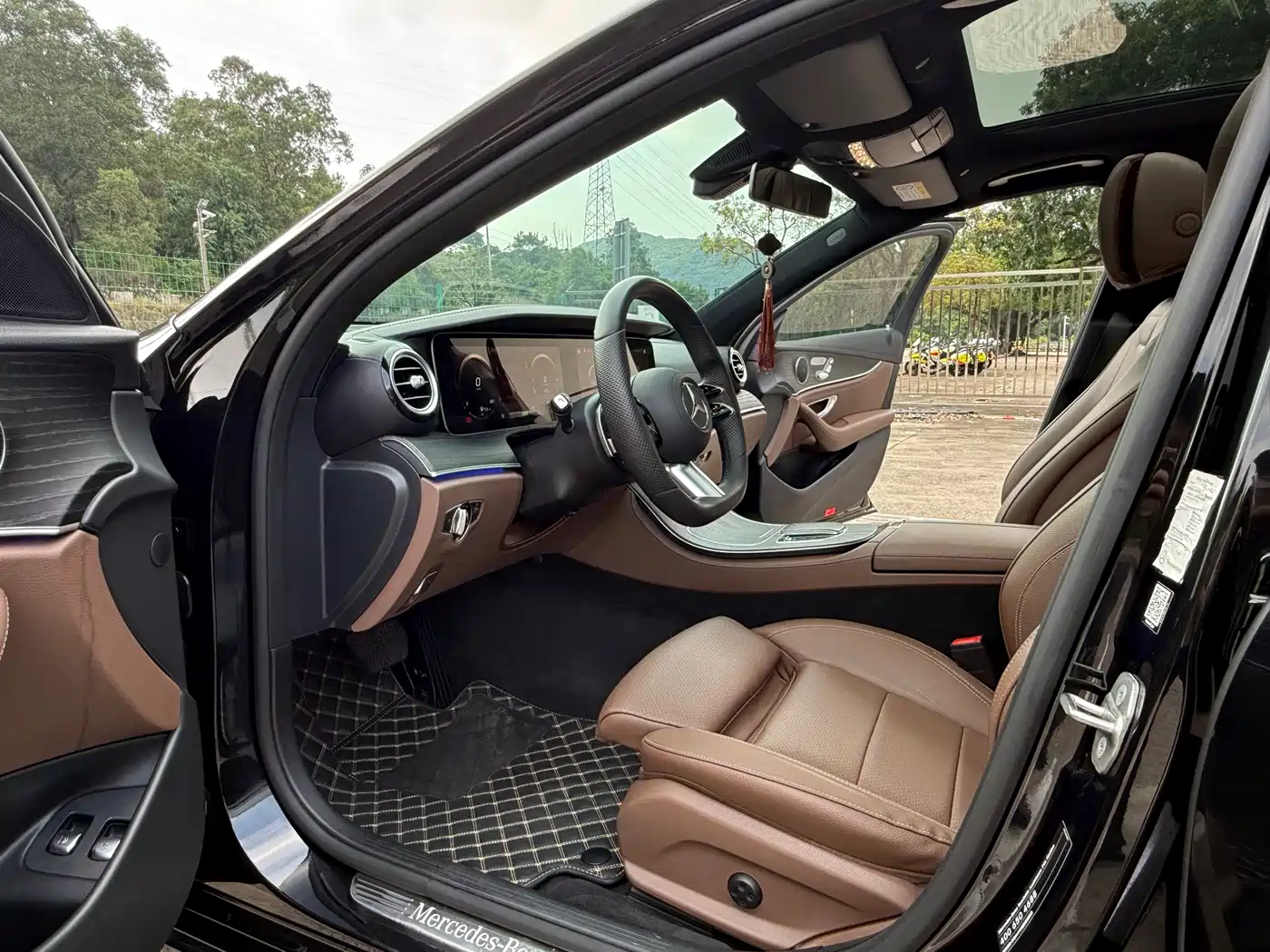Mercedes-Benz E-Class New Energy 2022 Facelift II E 350 e L Plug-in Hybrid Sports Sedan фото 5