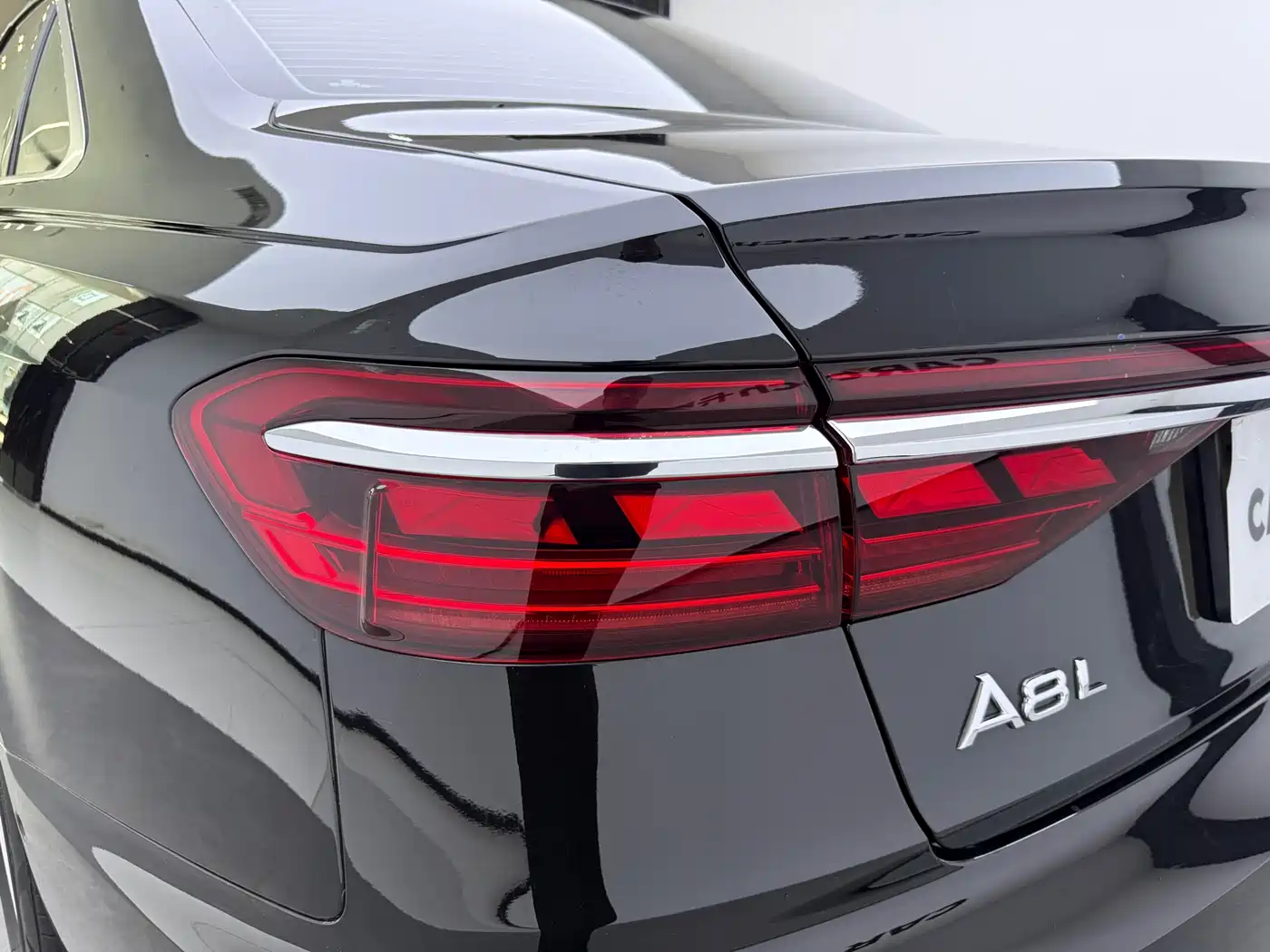 Audi A8 2023 A8L 50 TFSI quattro Exclusive фото 5