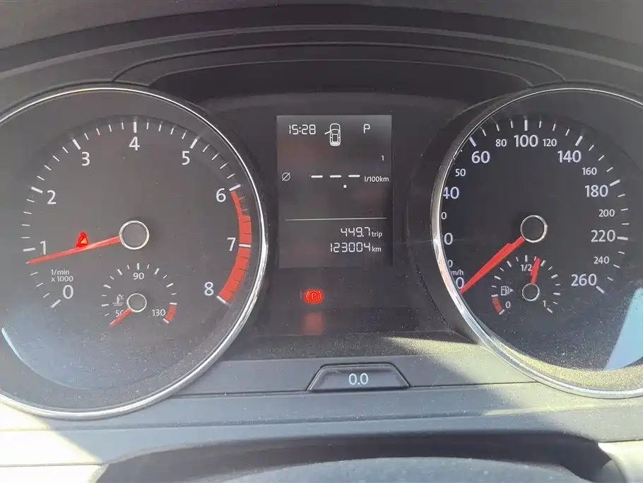 Volkswagen Lamando 2015 230TSI DSG Style фото 14