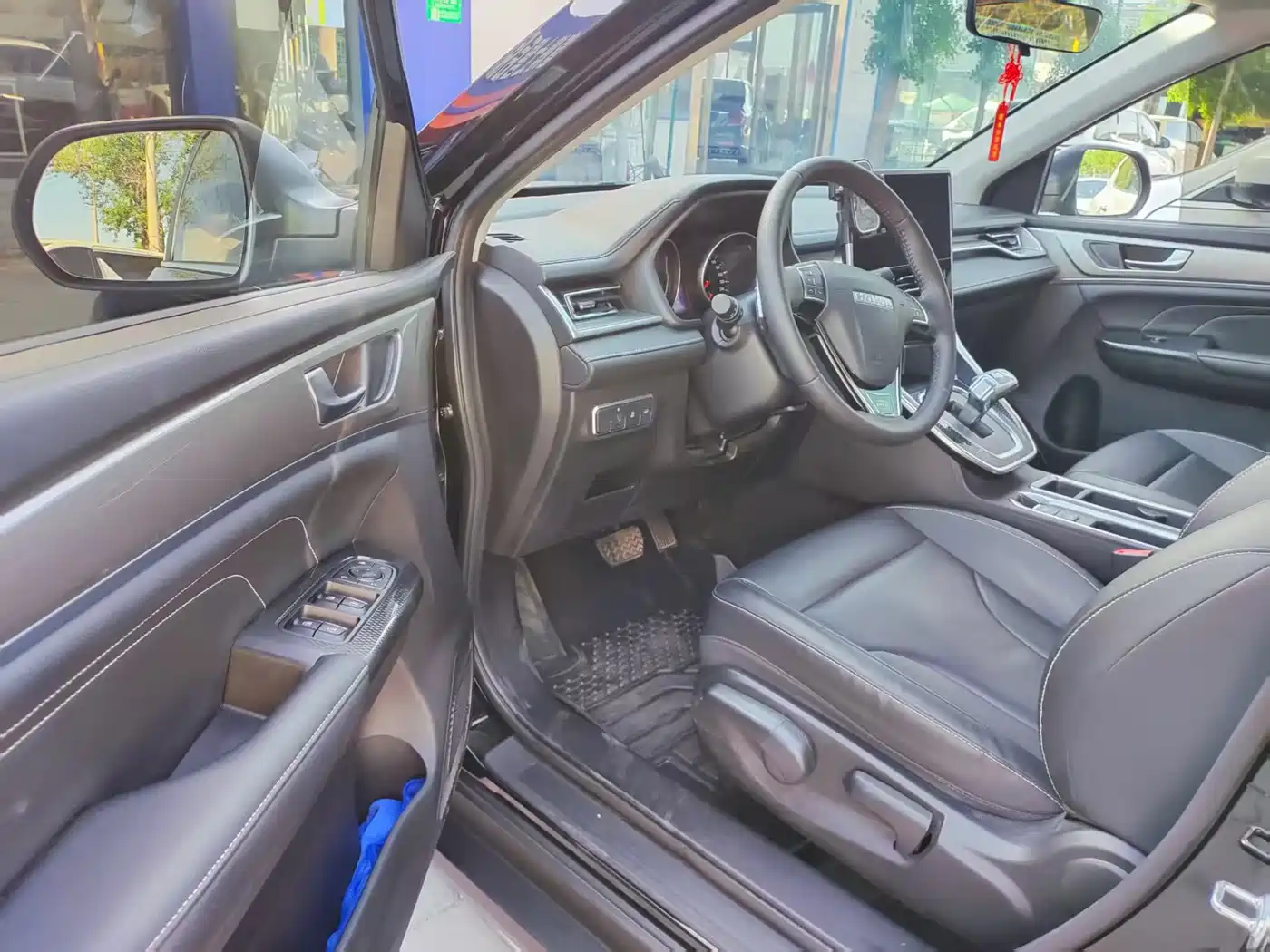 Haval M6 2023 PLUS 1.5T DCT Luxury Smart Connect фото 5