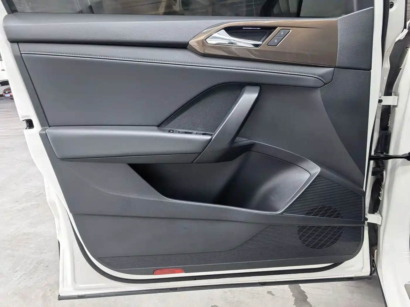 Volkswagen Tharu 2022 280TSI FWD Luxury Edition фото 14