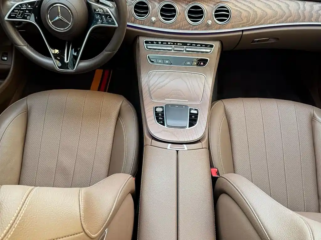 Mercedes-Benz E-Class 2023 E 300 L Fashion фото 8