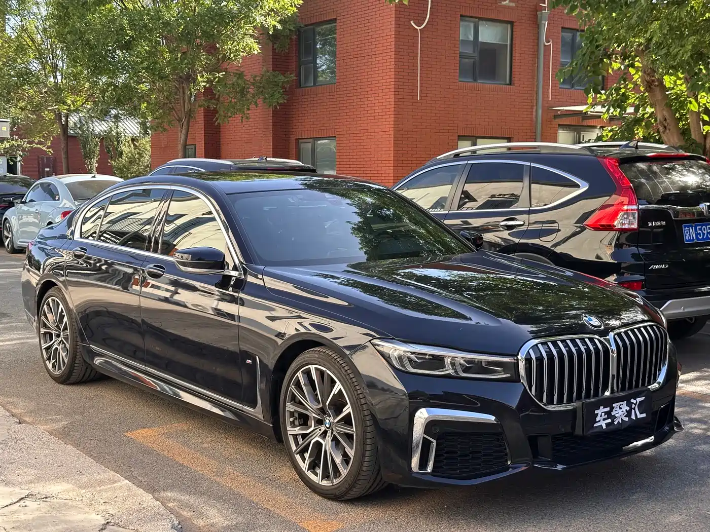 BMW 7 Series 2021 Model 740Li Leading M Sport Package фото 3