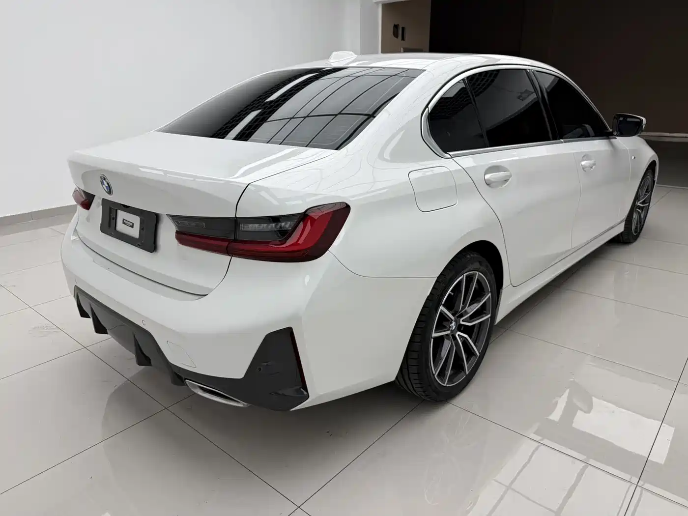 BMW 3 Series 2023 320Li M Sport Package фото 4