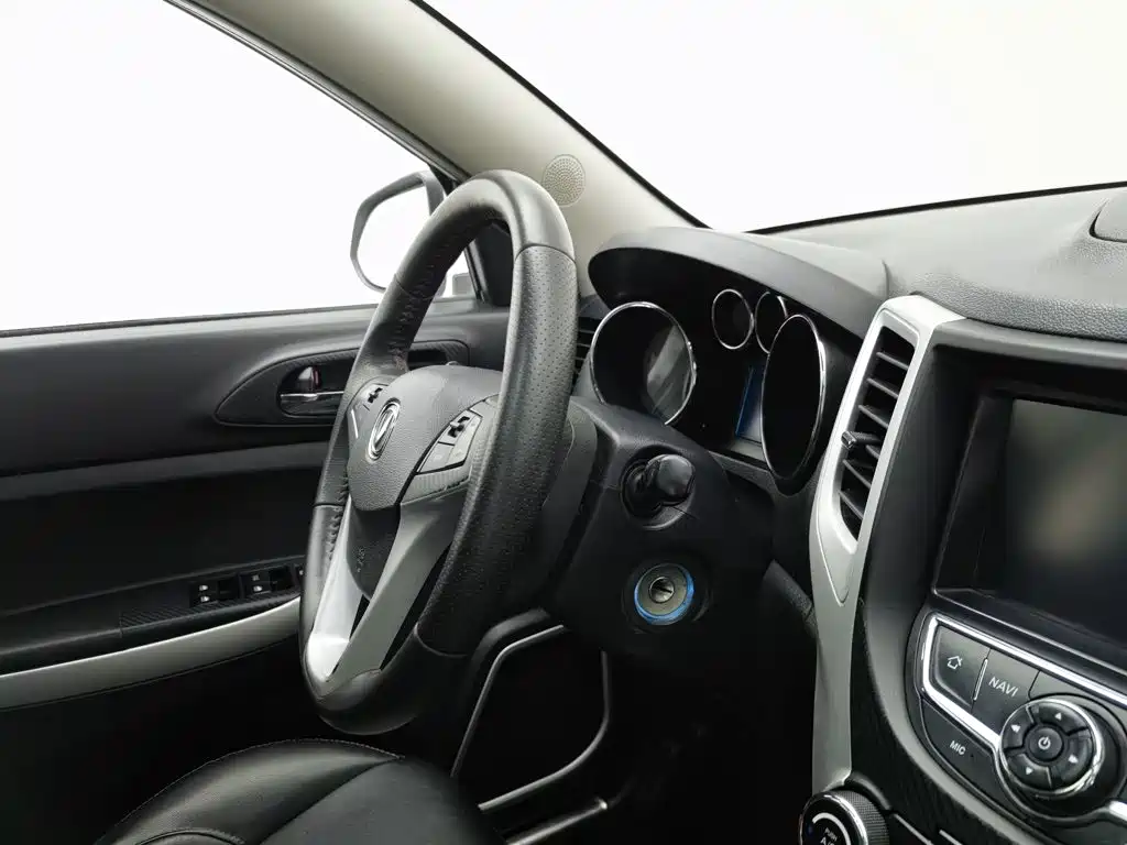 Фото 22 - Changan CS35