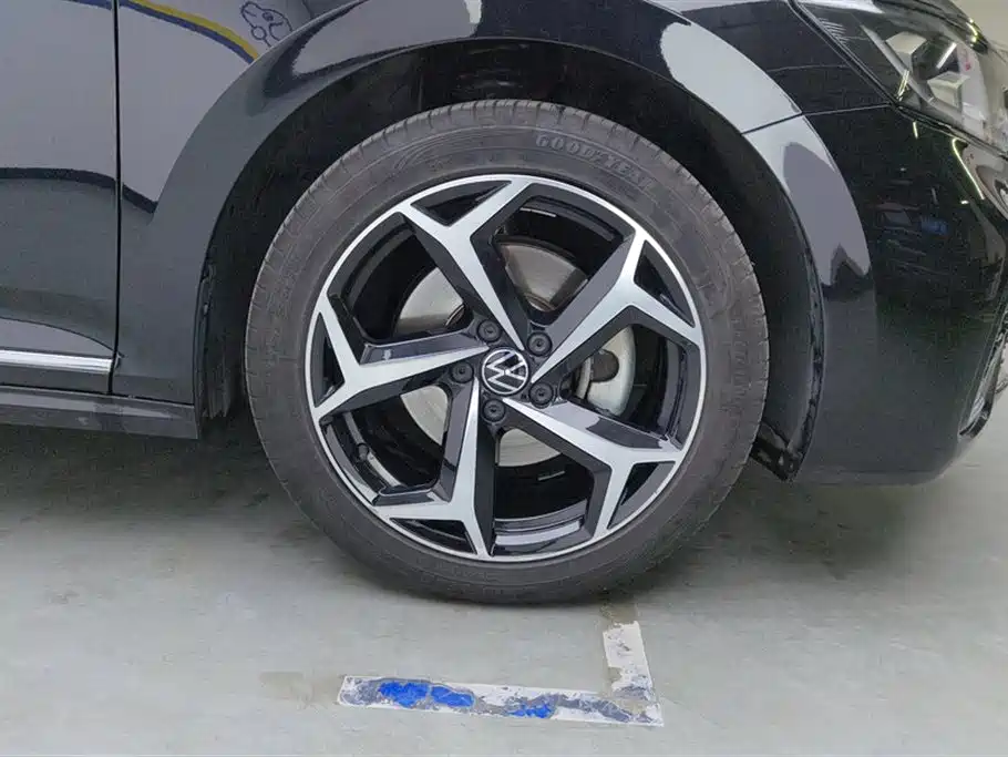 Volkswagen Passat 2023 Facelift 330TSI Starlight Elite Edition фото 6