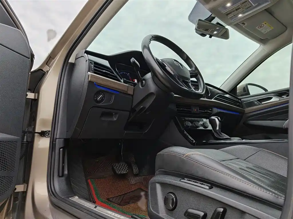 Volkswagen Passat 2019 330TSI Luxury Edition China VI фото 14