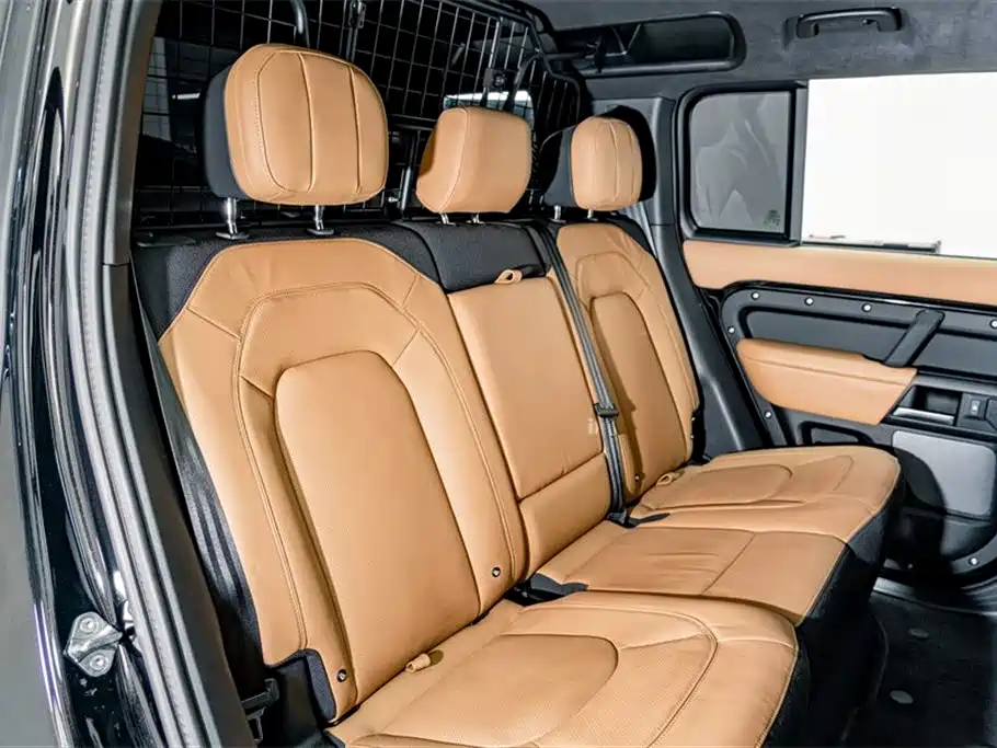 Land Rover Defender 2025 110 3.0T P400 -Dynamic HSE фото 25