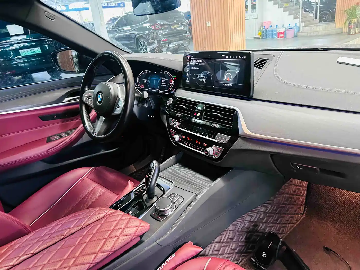 BMW 5 Series 2023 530Li Leading M Sport Package фото 14