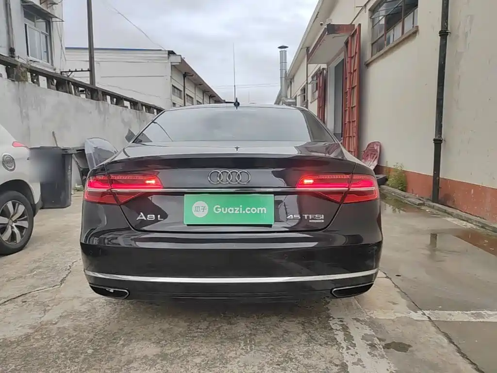 Фото 6 - Audi A8