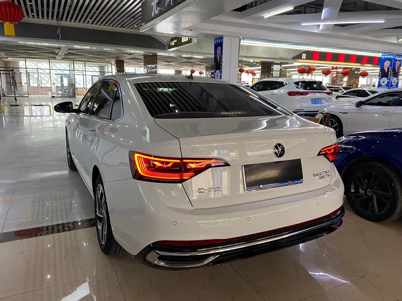 Volkswagen Sagitar 2023 Model Year 280TSI DSG Surpass Edition фото 6