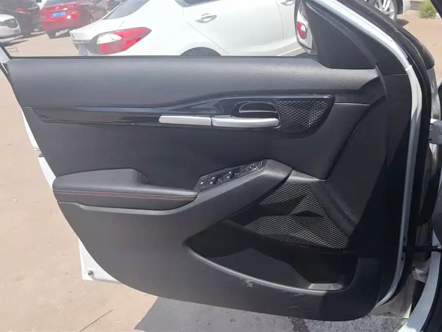 Kia Seltos 2023 1.5L CVT Luxury Edition фото 7