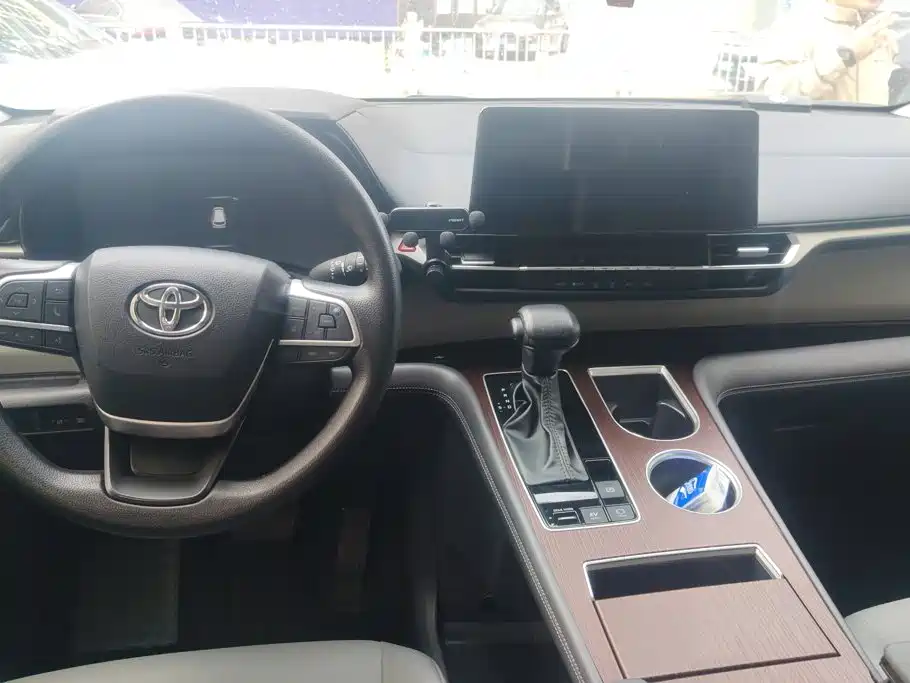 Toyota Granvia 2025 2024 2.5L Hybrid Comfort