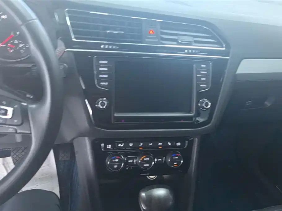 Volkswagen Tiguan L 2017 330TSI Automatic 2WD Luxury Edition фото 13