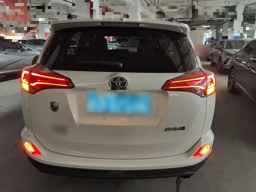Toyota RAV4 Rongfang 2016 2.0L CVT 2WD Trend (China V) фото 6