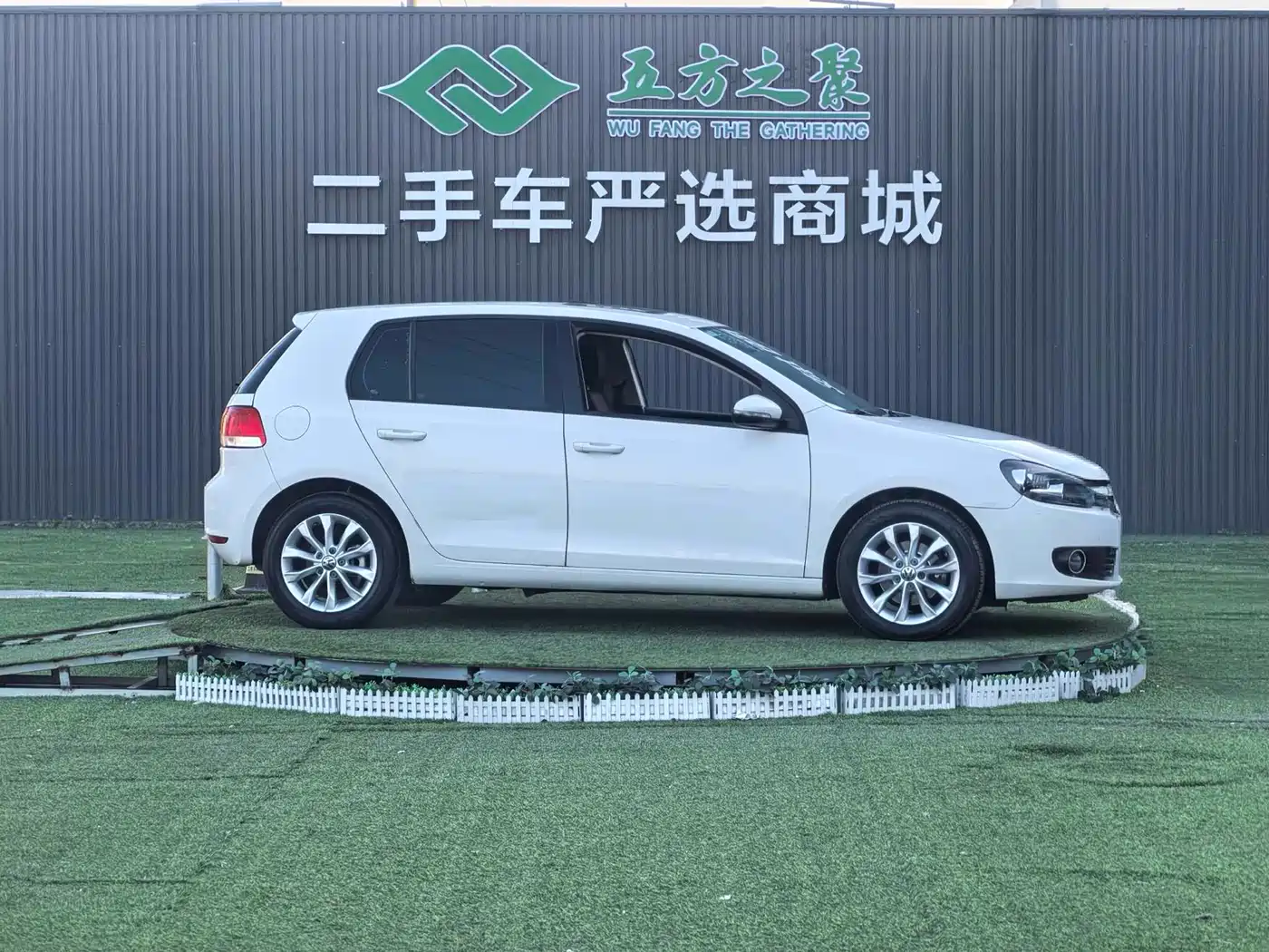 Volkswagen Golf 2014 1.6L Automatic Comfort фото 19