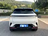 Photo 10 - Lynk & Co 06