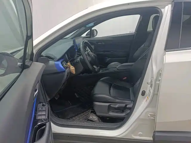 Toyota C-HR 2018 2.0L Leading Edition China VI фото 9