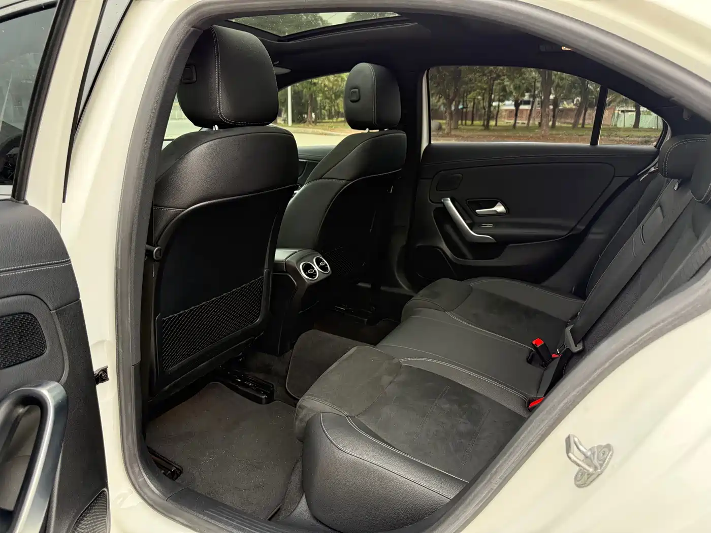 Mercedes-Benz A-Class 2020 A 200 L Sport Sedan фото 6