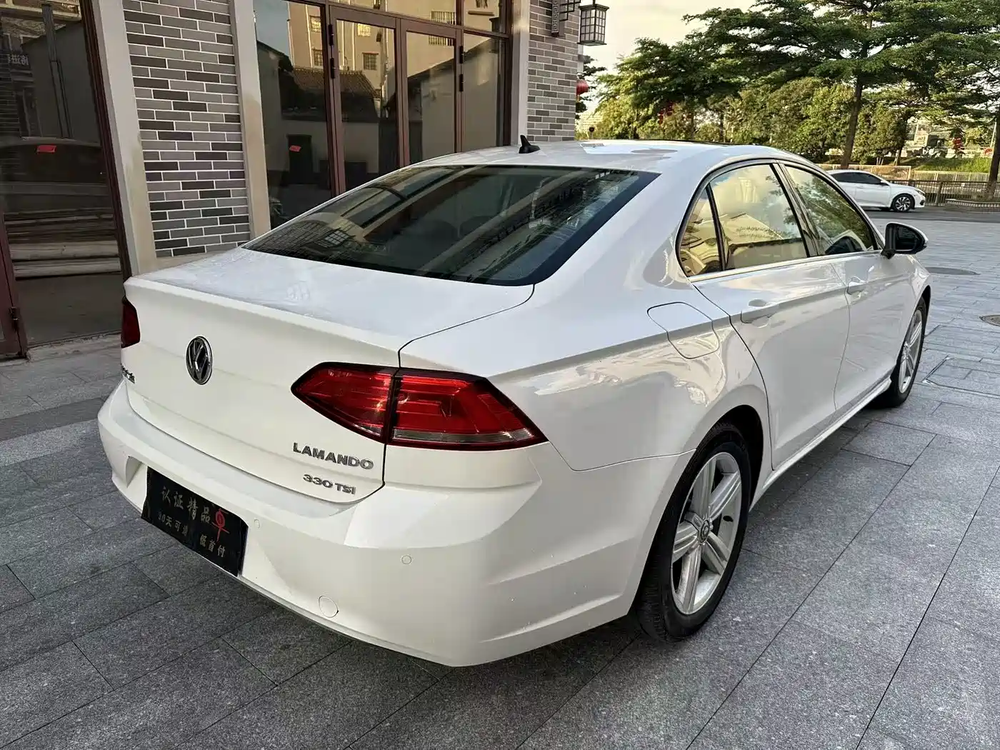 Volkswagen Lamando 2015 330TSI DSG Comfort фото 6