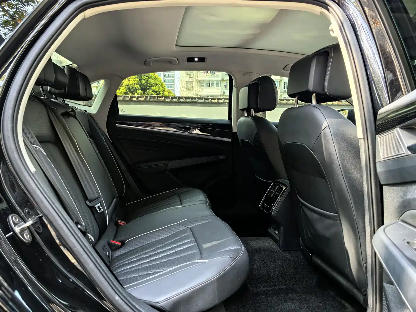 Volkswagen Passat 2024 Model 380TSI Starlight Elite фото 5