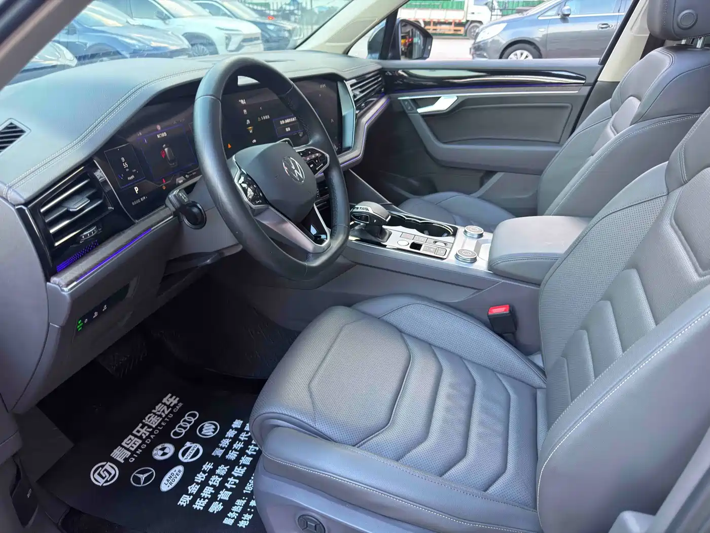 Volkswagen Touareg 2024 2023 3.0TSI R-Line Black Sports Package